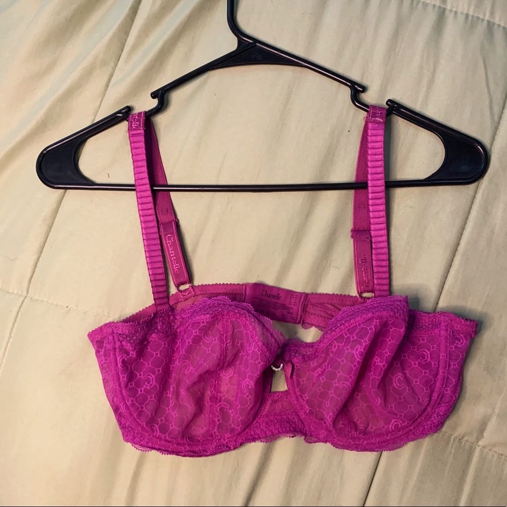 💜adorable purple Chantelle lace bra